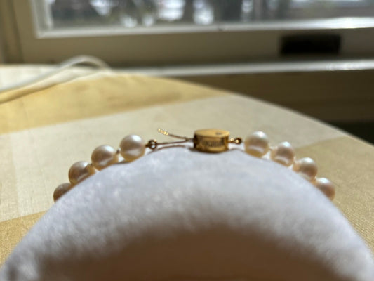 Vintage Style Pearl Bracelet with Gold Tone Clasp Rhinestone Accent Classic Elegant
