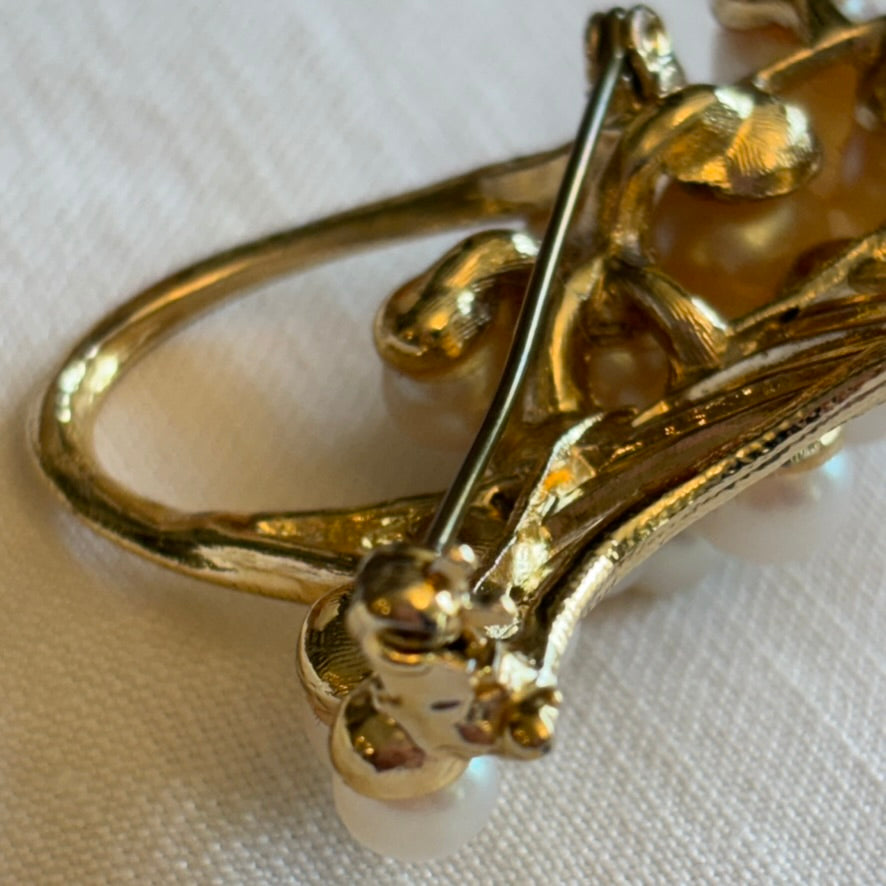 Vintage 1950s Faux Pearl Basket Brooch Gold Tone Mid Century Classic