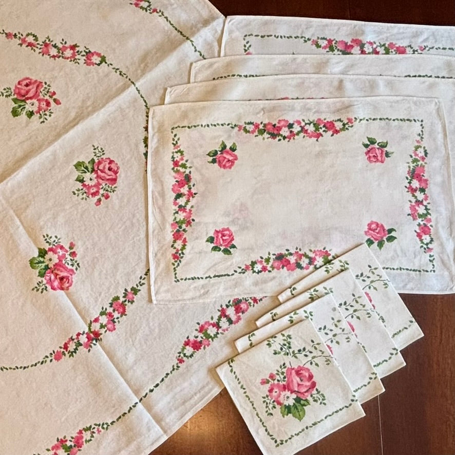 Vintage Card Table Linen Set | Pink Rose Garland & Lattice Border | Mid-Century Cotton | Cloth, 4 Placemats & 4 Napkins