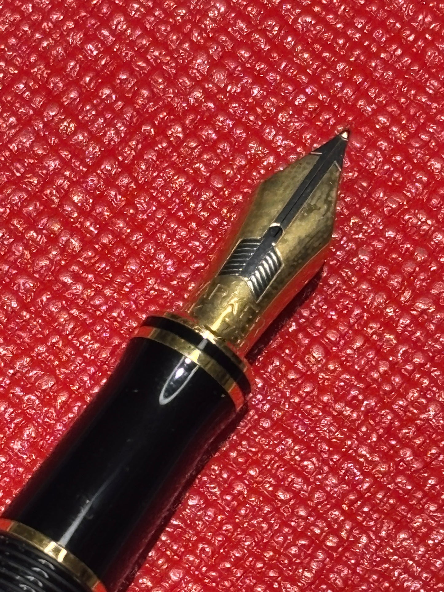 Parker Duofold Mk I International Fountain Pen — Black/Gold, 18K Fine Nib, c. 1990–1995
