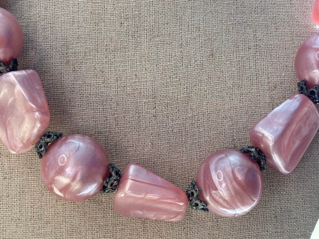 Vintage 1950s Pink Lucite Bead Necklace – Marbled Mid Century Statement