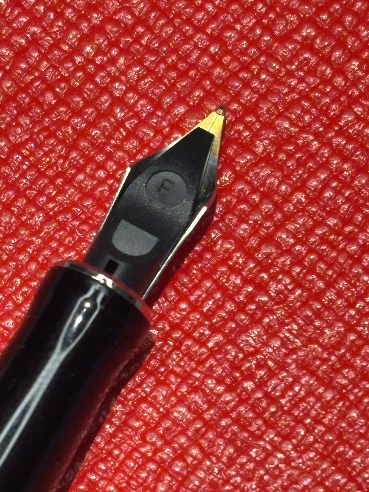 Parker Duofold Mk II International Black/Silver 2-Piece Writing Set — Fountain Pen & Rollerball, 18K Fine Nib, c. 1996–early 2000s