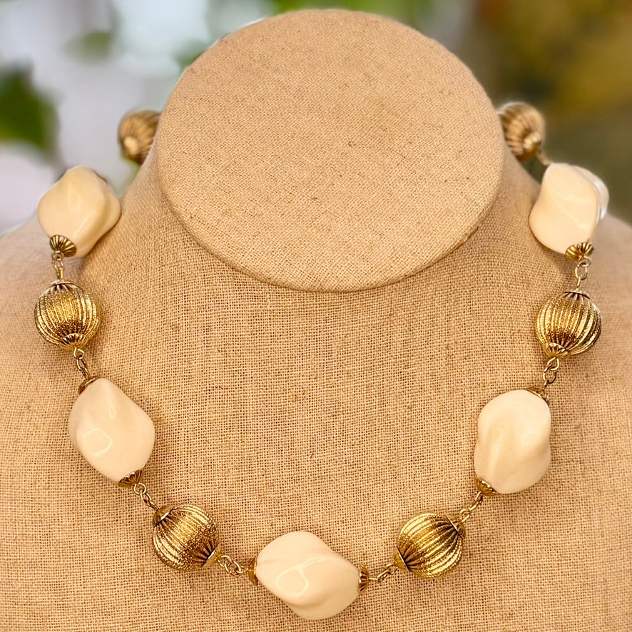Vintage 1980s White Nugget Acrylic & Gold Tone Statement Necklace