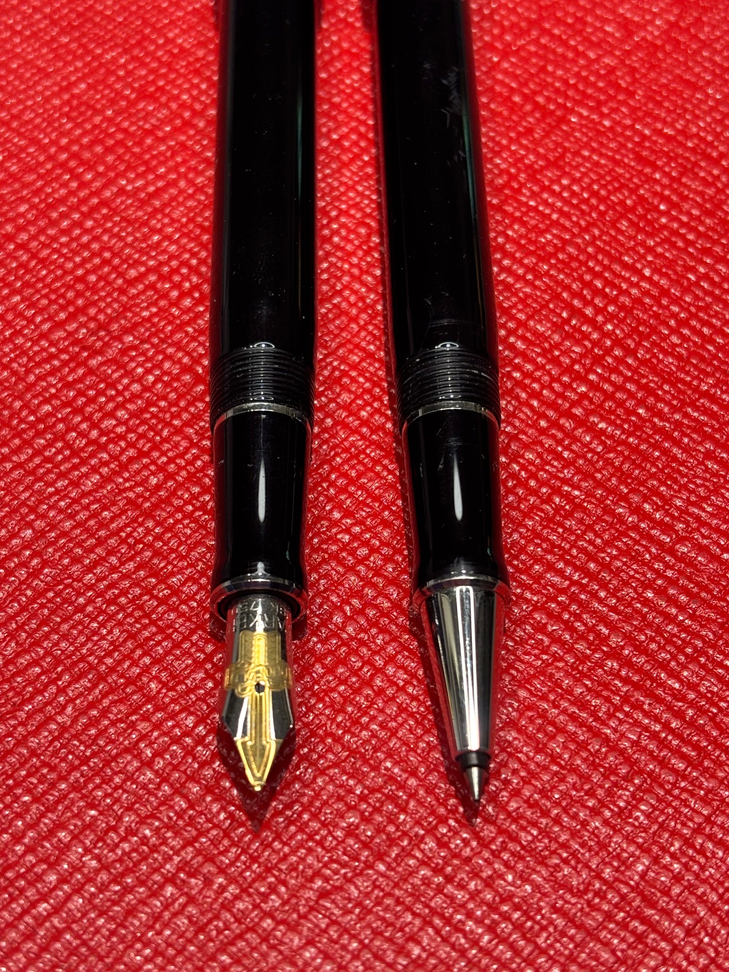 Parker Duofold Mk II International Black/Silver 2-Piece Writing Set — Fountain Pen & Rollerball, 18K Fine Nib, c. 1996–early 2000s
