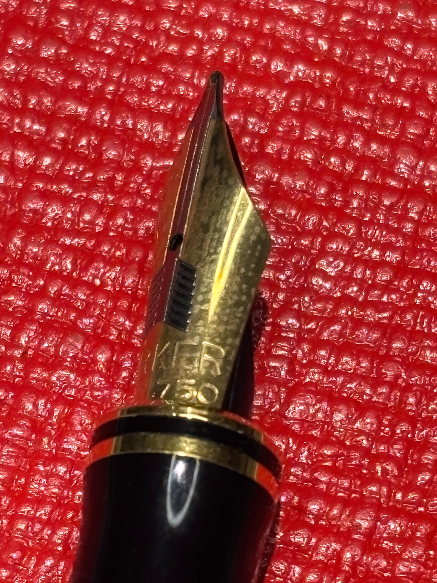 Parker Duofold Mk I International Fountain Pen — Black/Gold, 18K Fine Nib, c. 1990–1995