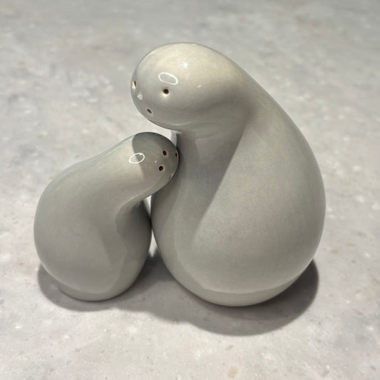 Eva Zeisel Red Wing Town & Country Shmoo Salt & Pepper Shakers White Pair