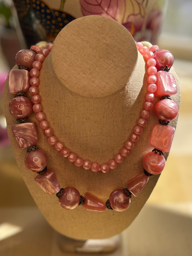 Vintage 1950s Pink Lucite Bead Necklace – Marbled Mid Century Statement