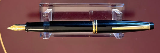 Vintage A.T. Cross Solo Classic Fountain Pen | Black Lacquer & Gold Tone | Fine Nib | 1990s
