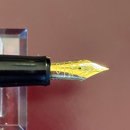 Vintage A.T. Cross Solo Classic Fountain Pen | Black Lacquer & Gold Tone | Fine Nib | 1990s