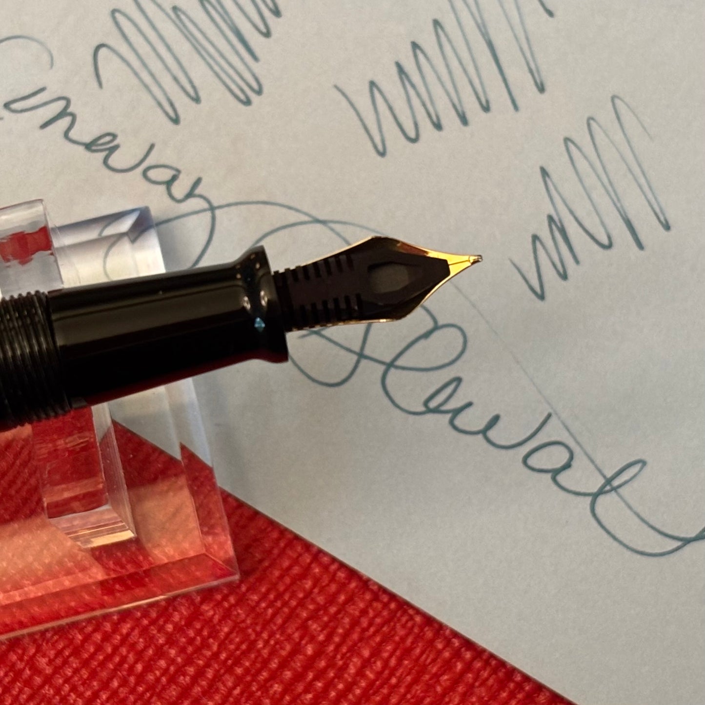 Vintage Conway Stewart 58/010 Fountain Pen | 14k Gold Fine Nib | Made in England