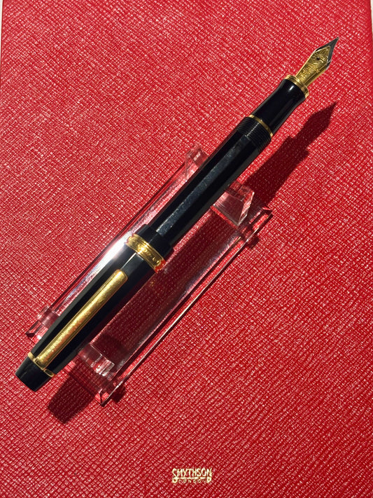 Montblanc Diplomat Fountain Pen Black Resin Gold Trim Medium Nib Serviced w/ Converter & Ink