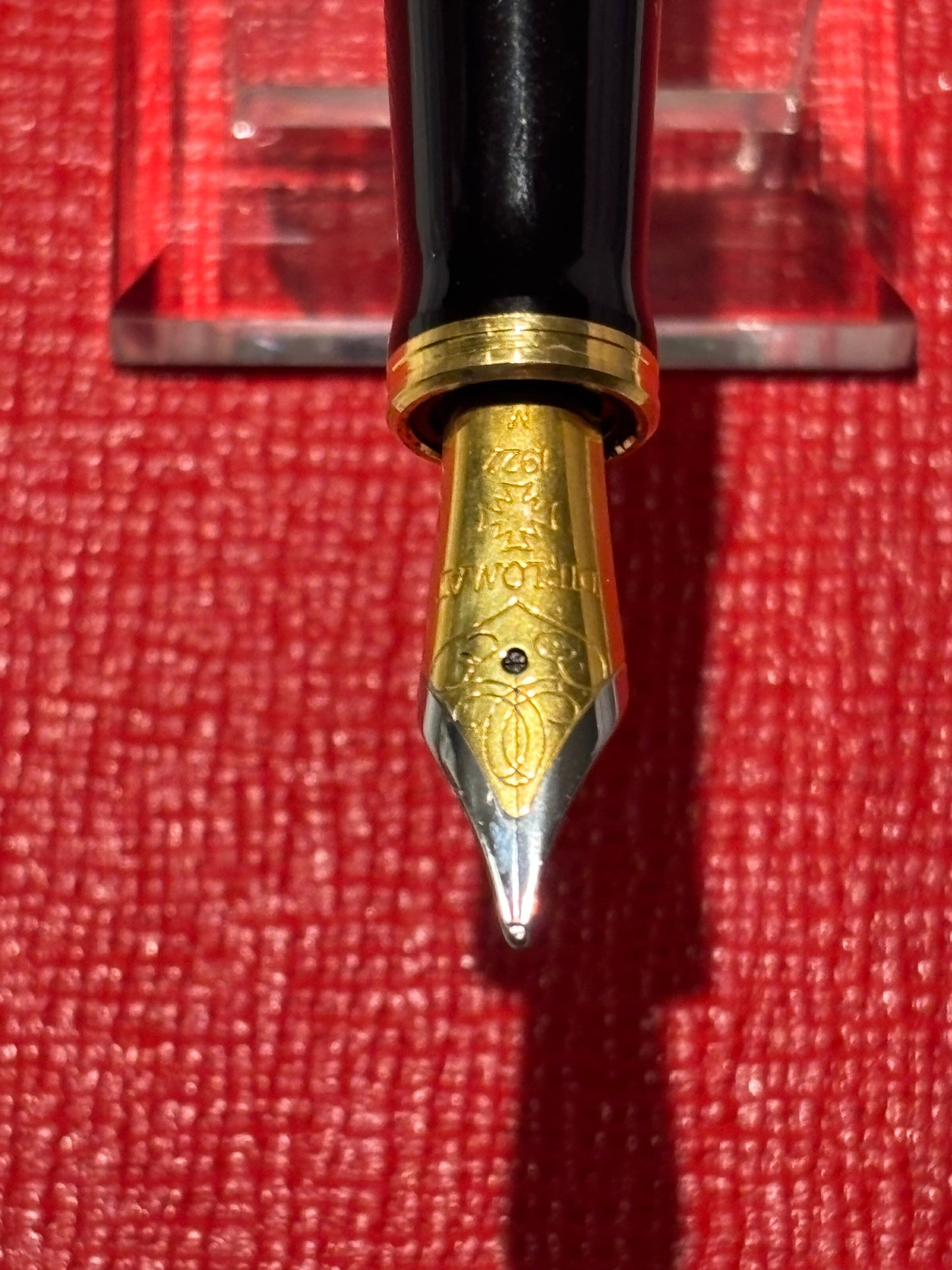 Montblanc Diplomat Fountain Pen Black Resin Gold Trim Medium Nib Serviced w/ Converter & Ink