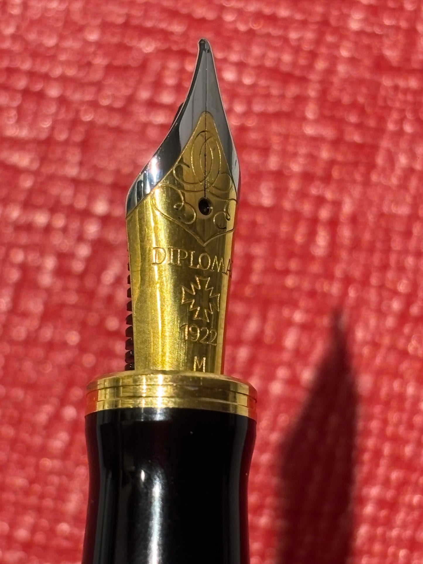 Montblanc Diplomat Fountain Pen Black Resin Gold Trim Medium Nib Serviced w/ Converter & Ink
