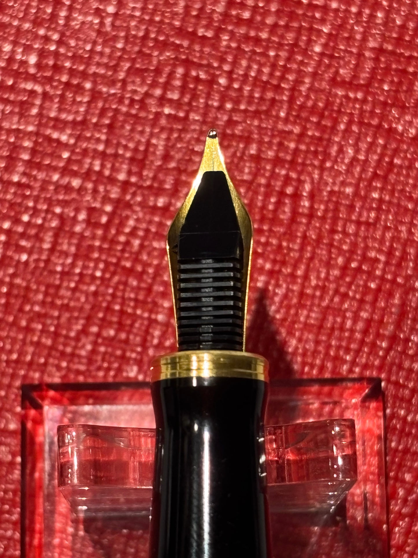 Montblanc Diplomat Fountain Pen Black Resin Gold Trim Medium Nib Serviced w/ Converter & Ink