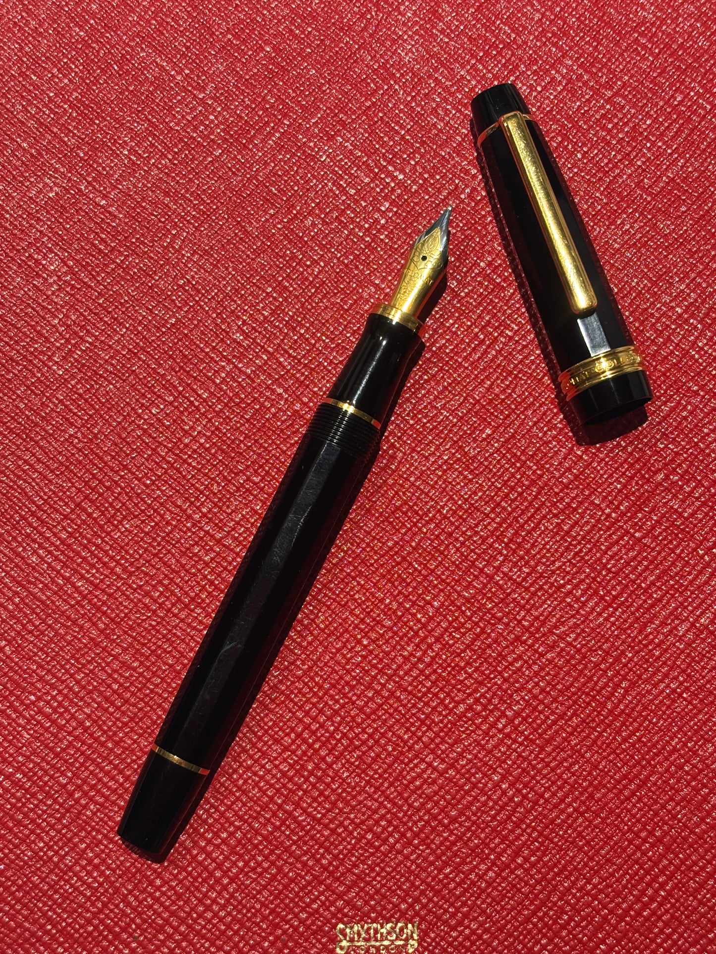 Montblanc Diplomat Fountain Pen Black Resin Gold Trim Medium Nib Serviced w/ Converter & Ink