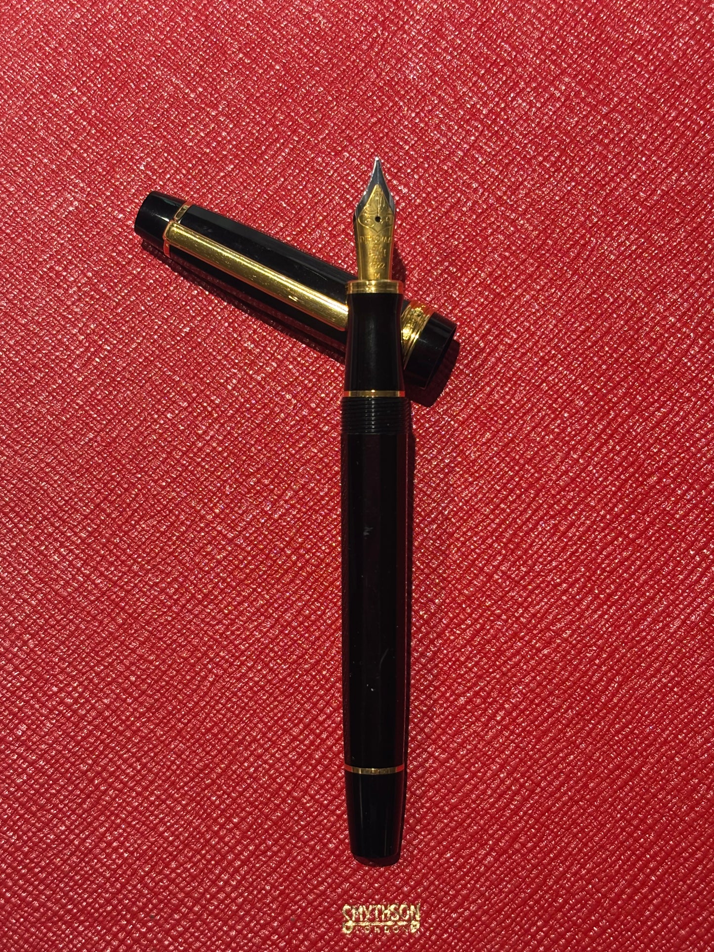Montblanc Diplomat Fountain Pen Black Resin Gold Trim Medium Nib Serviced w/ Converter & Ink