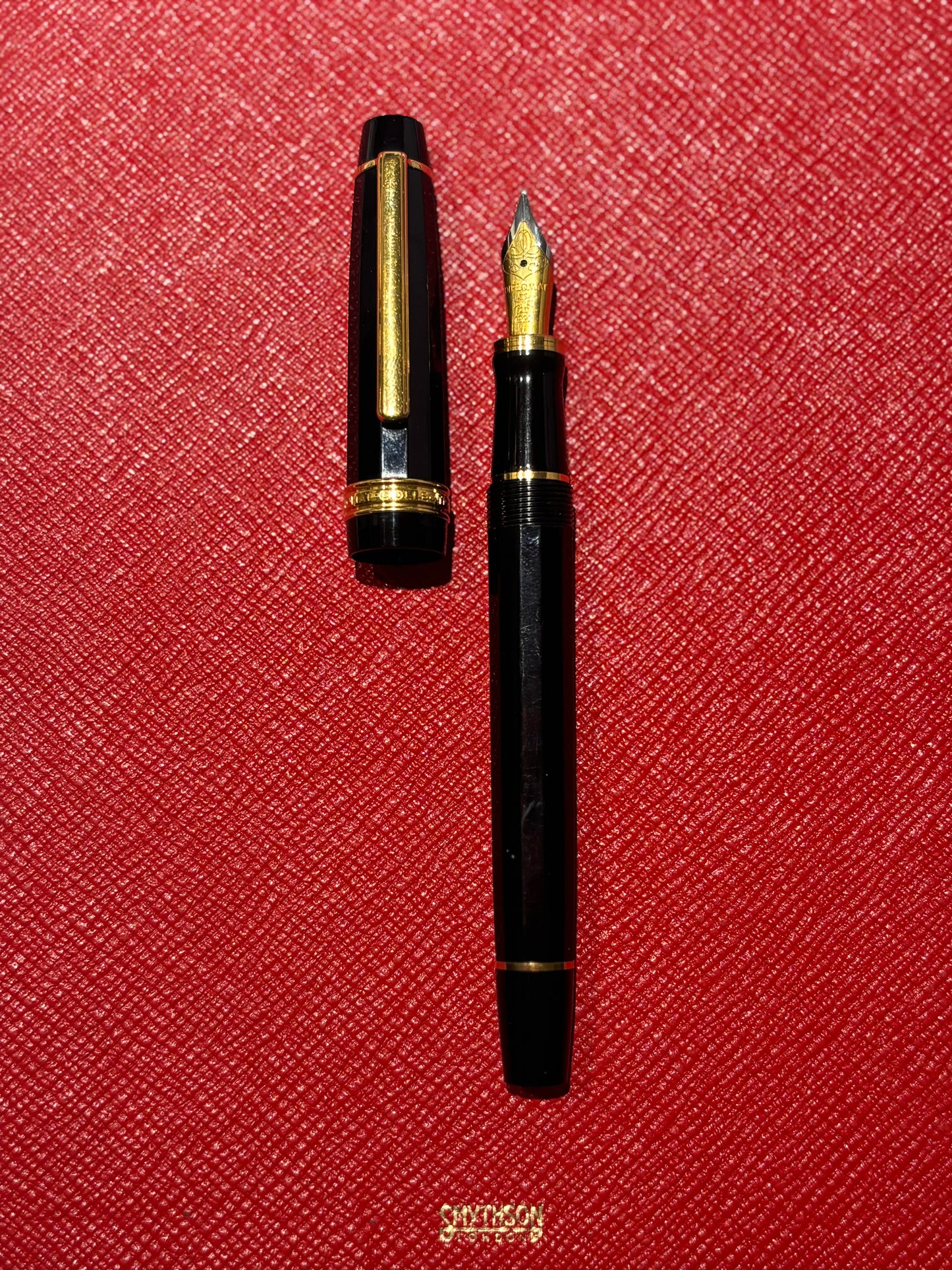 Montblanc Diplomat Fountain Pen Black Resin Gold Trim Medium Nib Serviced w/ Converter & Ink