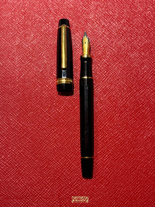 Montblanc Diplomat Fountain Pen Black Resin Gold Trim Medium Nib Serviced w/ Converter & Ink